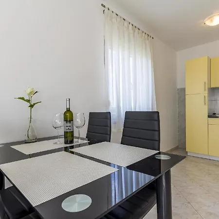 Fuer 2 Personen Ca 45 Qm In Fazana, Istrien Istrische Riviera Apartment *